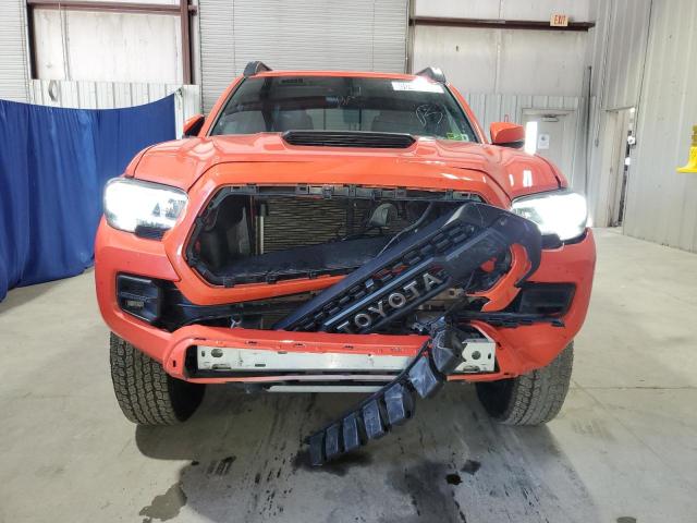 3TYCZ5AN7PT157966 - 2023 TOYOTA TACOMA DOUBLE CAB ORANGE photo 5