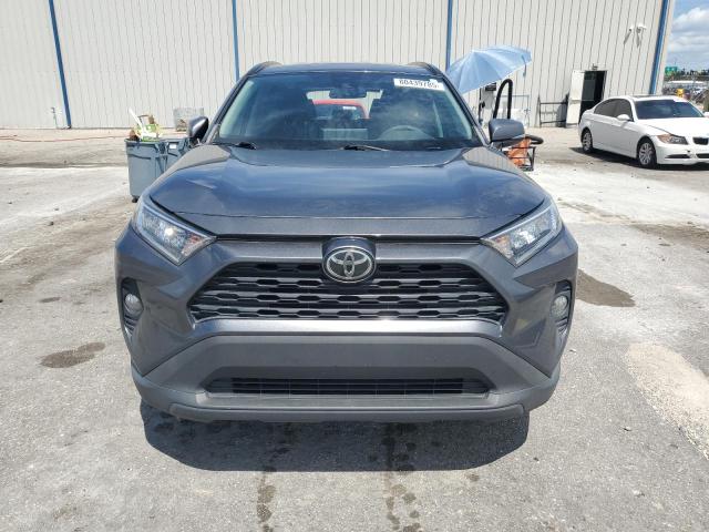 2T3W1RFV0LC075801 - 2020 TOYOTA RAV4 XLE GRAY photo 5