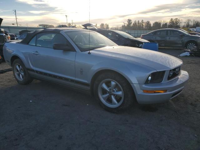 1ZVHT84N075196689 - 2007 FORD MUSTANG SILVER photo 4