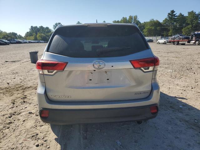5TDJZRFH0JS497562 - 2018 TOYOTA HIGHLANDER SE ნაცრისფერი ფოტო 6