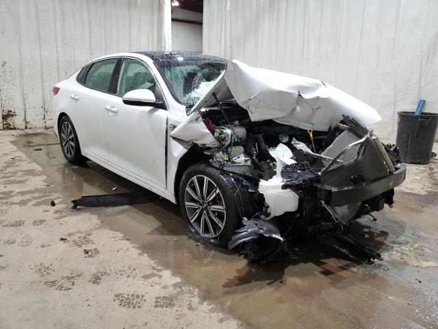 5XXGU4L16LG411033 - 2020 KIA OPTIMA EX WHITE photo 4