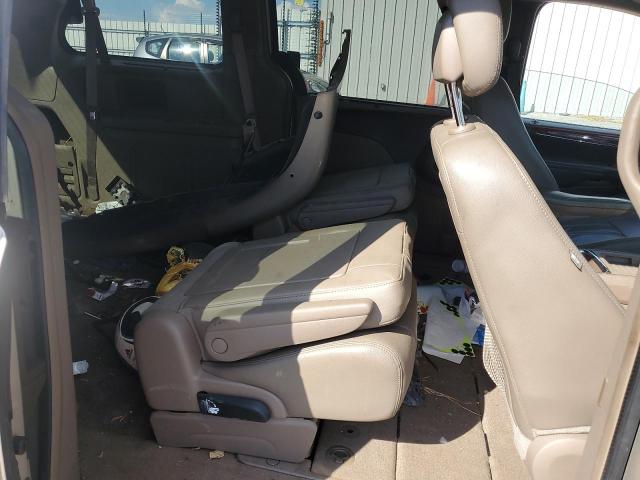 2C4RC1CG8FR572428 - 2015 CHRYSLER TOWN & COU TOURING L TAN photo 11