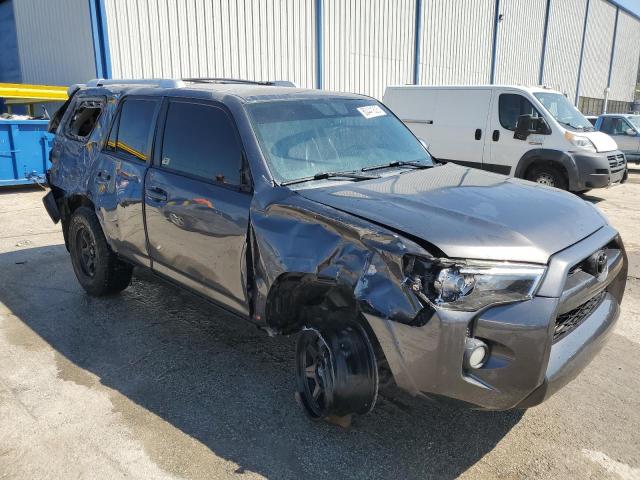 JTEBU5JR5J5529760 - 2018 TOYOTA 4RUNNER SR5/SR5 PREMIUM فحمي صورة 4