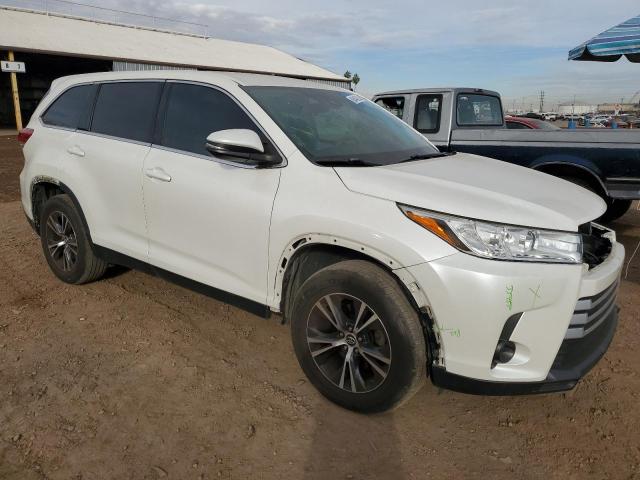 5TDBZRFH8KS721828 - 2019 TOYOTA HIGHLANDER LE WHITE photo 4