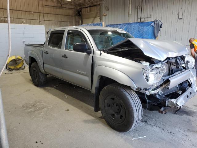 3TMLU4EN3FM194509 - 2015 TOYOTA TACOMA DOUBLE CAB 银色 照片 4