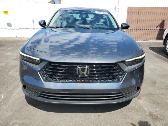 1HGCY1F32PA015019 - 2023 HONDA ACCORD EX CHARCOAL photo 5