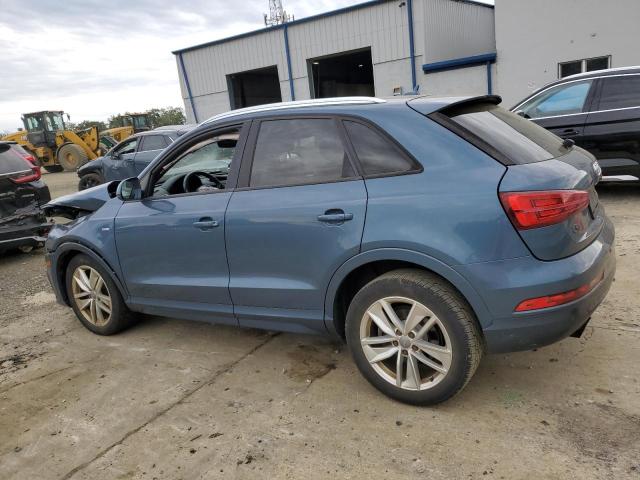 WA1ECCFS9JR018169 - 2018 AUDI Q3 PREMIUM Bleu photo 2