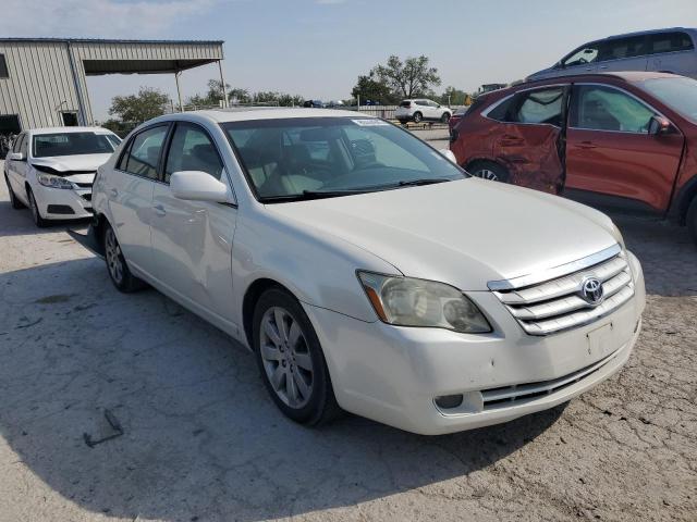 4T1BK36B06U114056 - 2006 TOYOTA AVALON XL WHITE photo 4