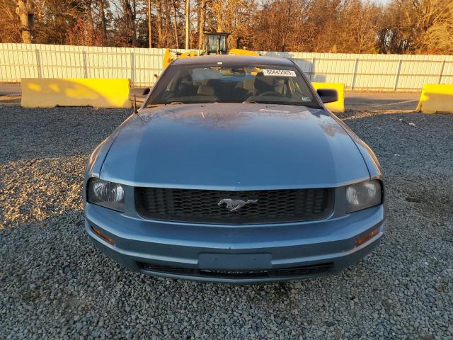 1ZVFT80NX55249473 - 2005 FORD MUSTANG BLUE photo 5