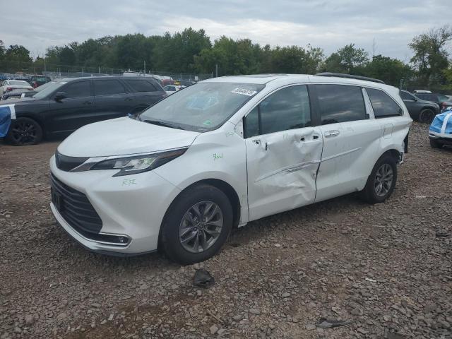 2023 TOYOTA SIENNA XLE, 