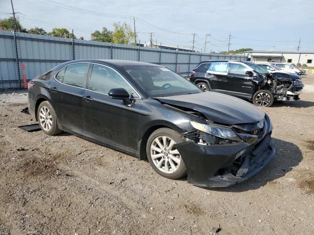 4T1B11HK5JU606191 - 2018 TOYOTA CAMRY L BLACK photo 4