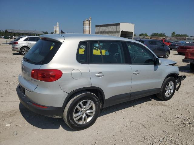WVGAV7AX5CW560247 - 2012 VOLKSWAGEN TIGUAN S 银色 照片 3