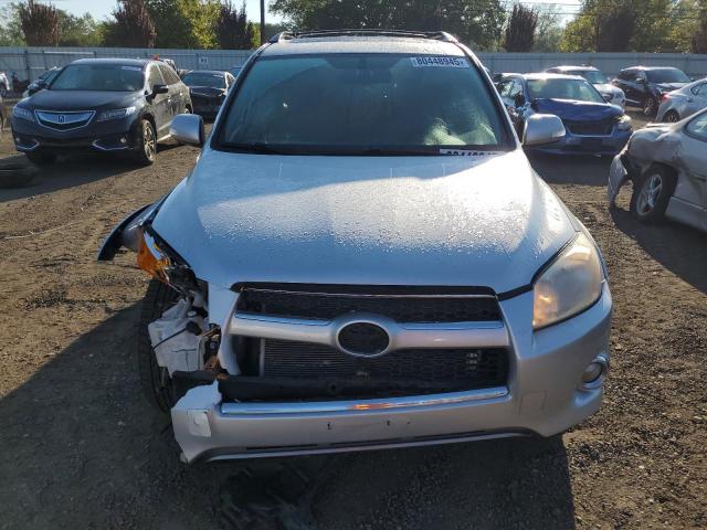 2T3DF4DV0CW268074 - 2012 TOYOTA RAV4 LIMITED 银色 照片 5