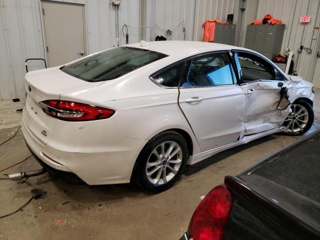 3FA6P0HD6LR123132 - 2020 FORD FUSION SE WHITE photo 3