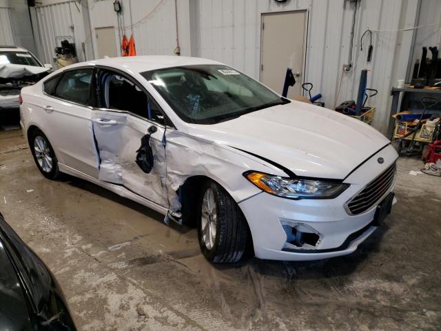 3FA6P0HD6LR123132 - 2020 FORD FUSION SE WHITE photo 4