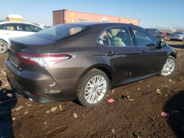 4T1B11HK3JU133889 - 2018 TOYOTA CAMRY L BROWN photo 3