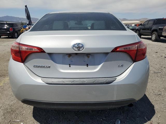 2T1BURHE6JC048899 - 2018 TOYOTA COROLLA L 银色 照片 9