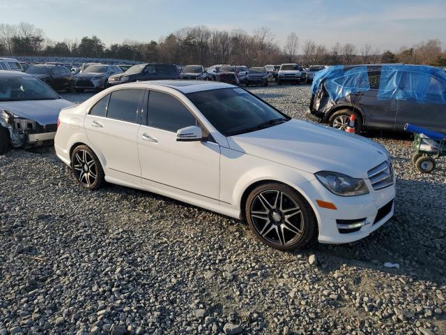 WDDGF5HB9DR229526 - 2013 MERCEDES-BENZ C 350 WHITE photo 4