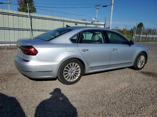 1VWBT7A39HC071996 - 2017 VOLKSWAGEN PASSAT SE SILVER photo 3