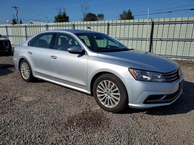 1VWBT7A39HC071996 - 2017 VOLKSWAGEN PASSAT SE SILVER photo 4