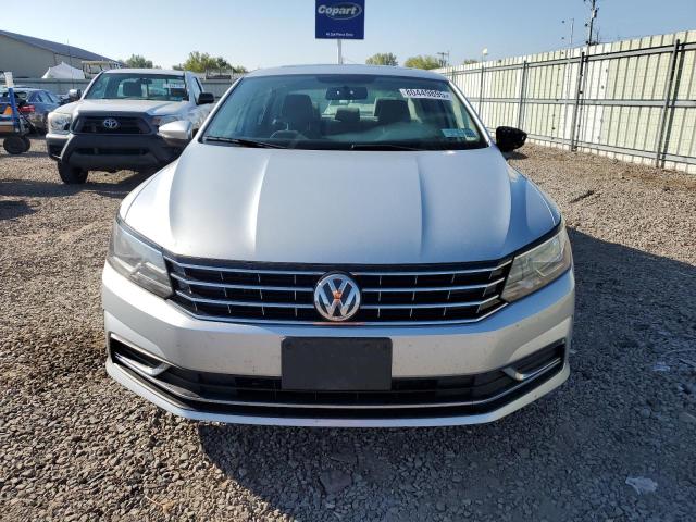 1VWBT7A39HC071996 - 2017 VOLKSWAGEN PASSAT SE SILVER photo 5