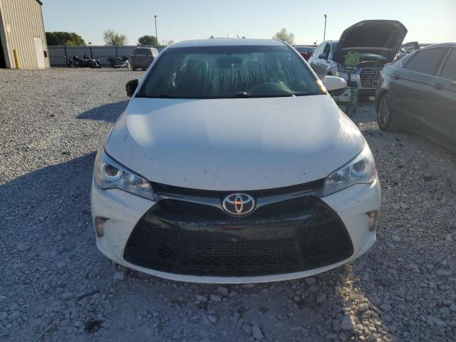 4T1BF1FK4FU065338 - 2015 TOYOTA CAMRY LE WHITE photo 5