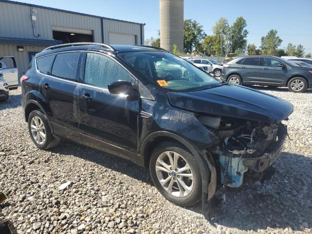 1FMCU0HD8JUD57702 - 2018 FORD ESCAPE SEL أسود صورة 4