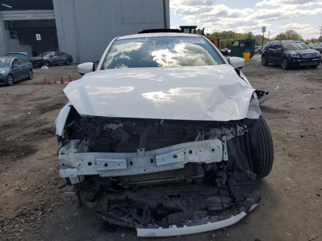 3MYDLBYV9KY505033 - 2019 TOYOTA YARIS L Белый фото 5