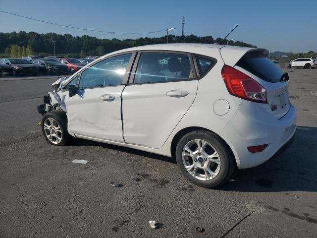 3FADP4EJXFM158153 - 2015 FORD FIESTA SE WHITE photo 2