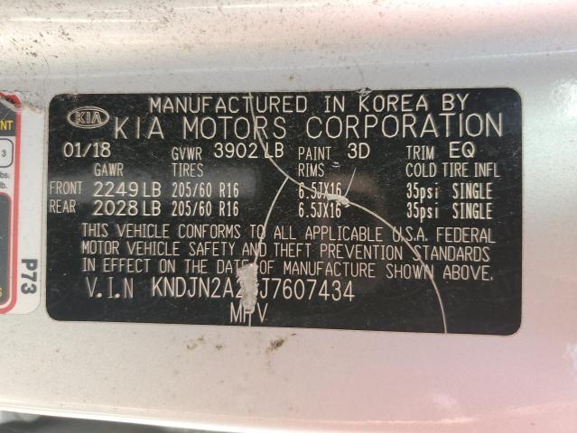 KNDJN2A26J7607434 - 2018 KIA SOUL Gümüş fotoğraf 12