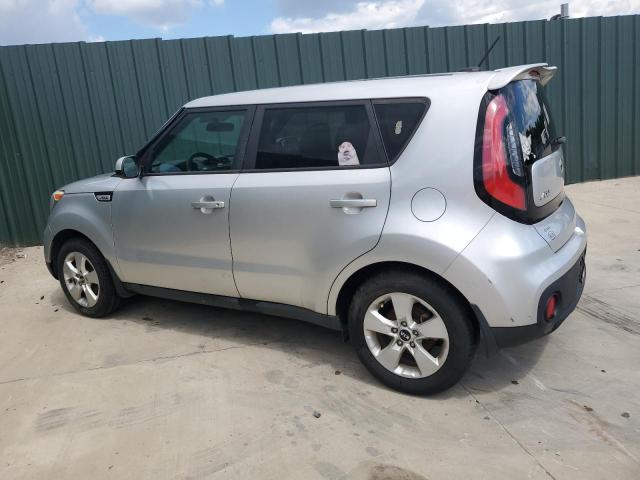 KNDJN2A26J7607434 - 2018 KIA SOUL Gümüş fotoğraf 2