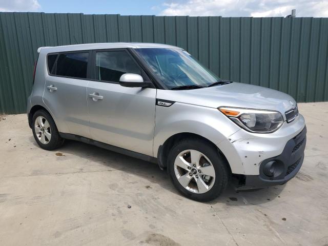 KNDJN2A26J7607434 - 2018 KIA SOUL Gümüş fotoğraf 4