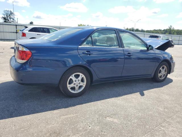 4T1BE32K15U088546 - 2005 TOYOTA CAMRY LE BLUE photo 3