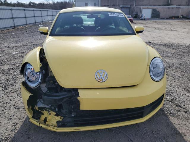 3VWJX7AT8DM688976 - 2013 VOLKSWAGEN BEETLE YELLOW photo 5