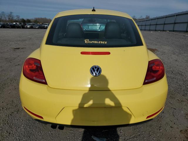 3VWJX7AT8DM688976 - 2013 VOLKSWAGEN BEETLE YELLOW photo 6