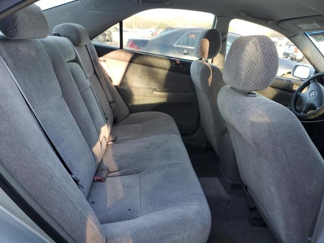 JTDBE32K420110885 - 2002 TOYOTA CAMRY LE Күміс фото 10