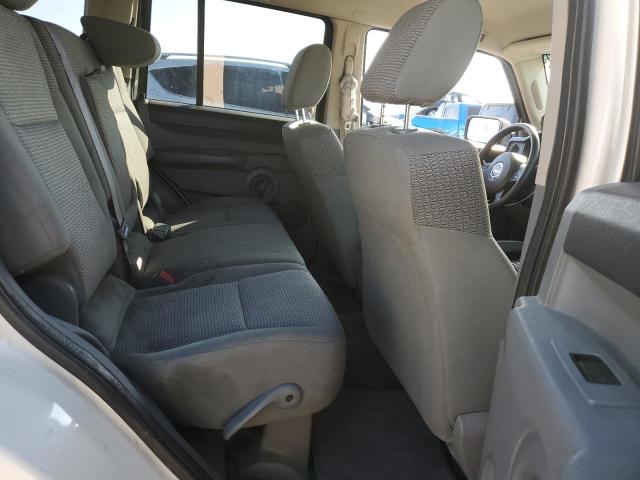 1J8HG48K27C567128 - 2007 JEEP COMMANDER WHITE photo 11
