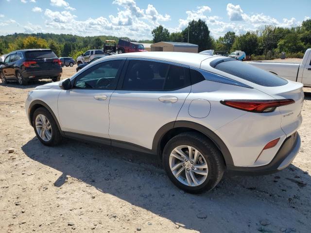 KL47LAE20RB126425 - 2024 BUICK ENVISTA PREFERRED Белый фото 2