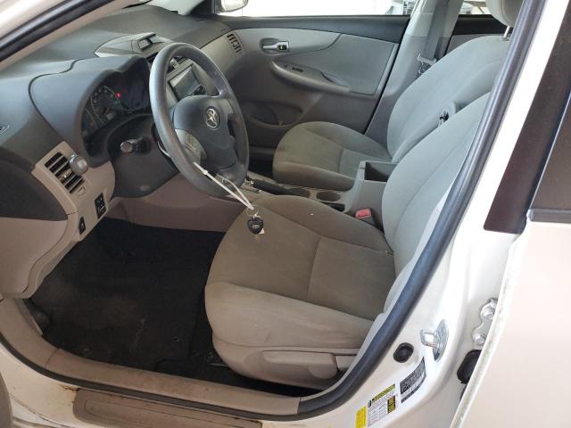 2T1BU4EE8CC845441 - 2012 TOYOTA COROLLA BASE Biały zdjęcie 7