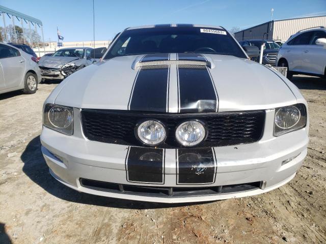 1ZVFT82H865241008 - 2006 FORD MUSTANG GT SILVER photo 5