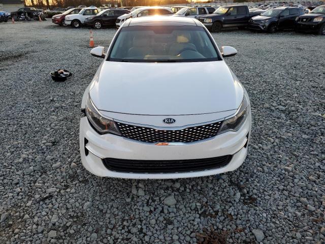 5XXGU4L36GG085953 - 2016 KIA OPTIMA EX WHITE photo 5