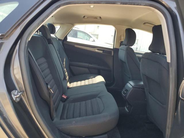 3FA6P0H74JR106790 - 2018 FORD FUSION SE Графитовый фото 10