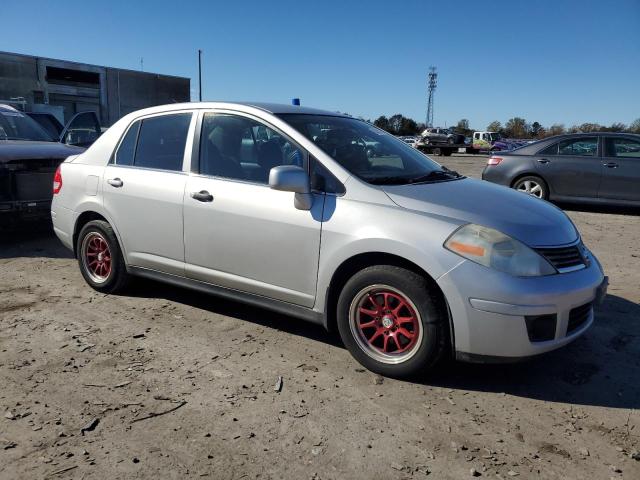 3N1BC11E08L382029 - 2008 NISSAN VERSA S SILVER photo 4