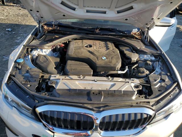 WBA5R7C52KAJ81060 - 2019 BMW 330XI WHITE photo 11