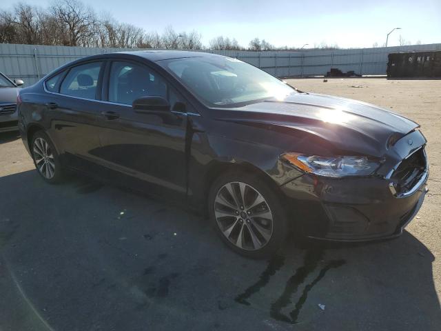 3FA6P0T90LR190909 - 2020 FORD FUSION SE BLACK photo 4