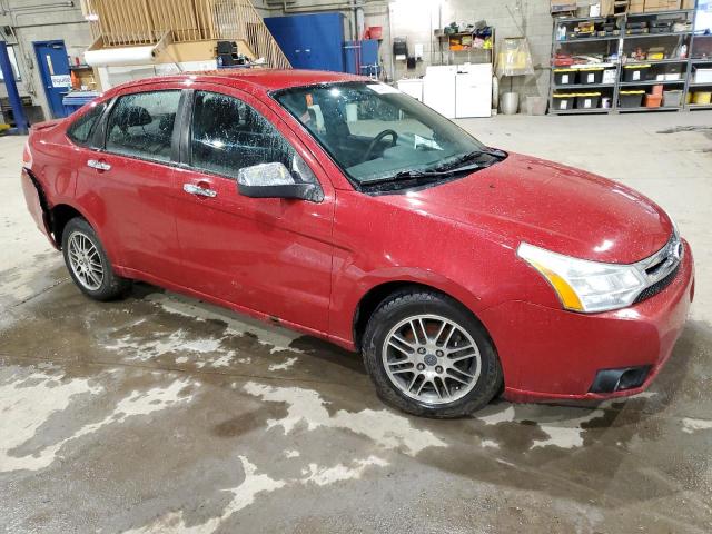 1FAHP3FN5AW274639 - 2010 FORD FOCUS SE RED photo 4