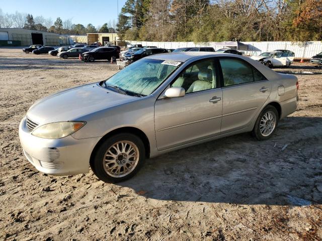 4T1BE30K95U564884 - 2005 TOYOTA CAMRY LE SILVER photo 1