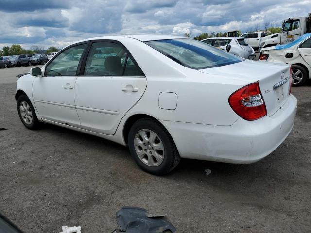 JTDBF32K740155108 - 2004 TOYOTA CAMRY LE WHITE photo 2