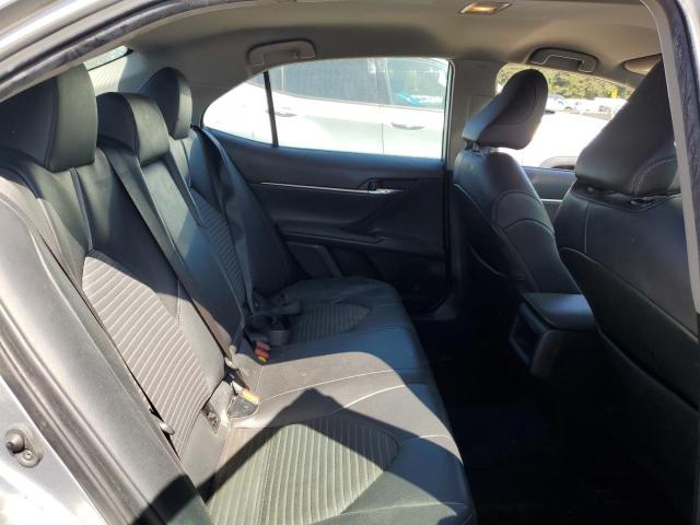 4T1G11AK9NU656047 - 2022 TOYOTA CAMRY SE 银色 照片 10