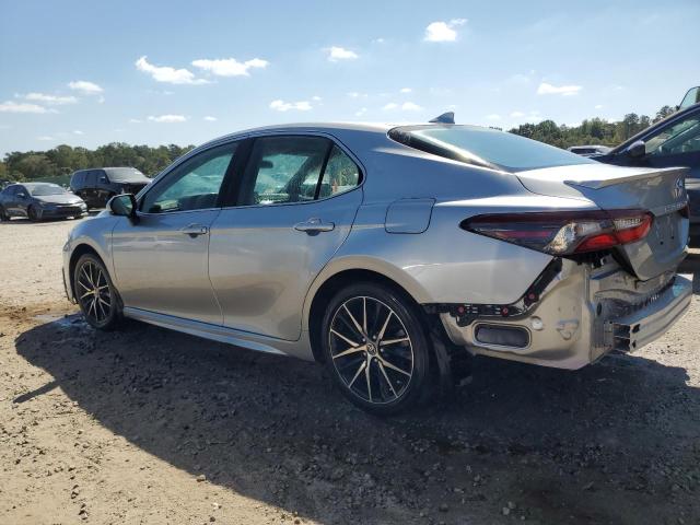 4T1G11AK9NU656047 - 2022 TOYOTA CAMRY SE 银色 照片 2